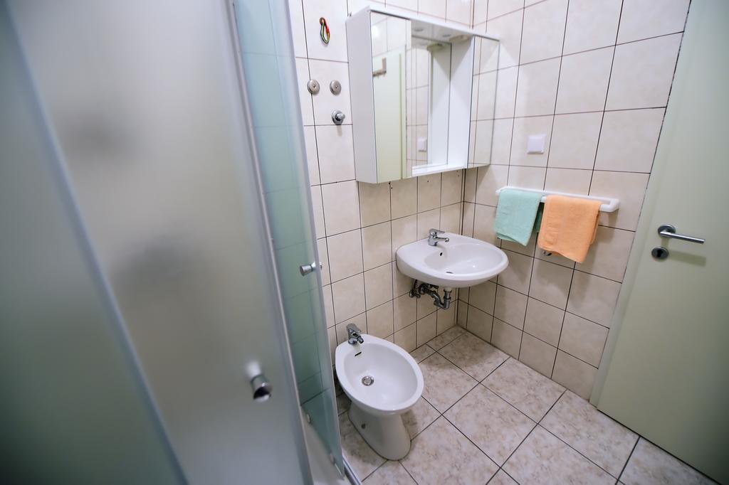Apartments Zdjelar Porec Luaran gambar