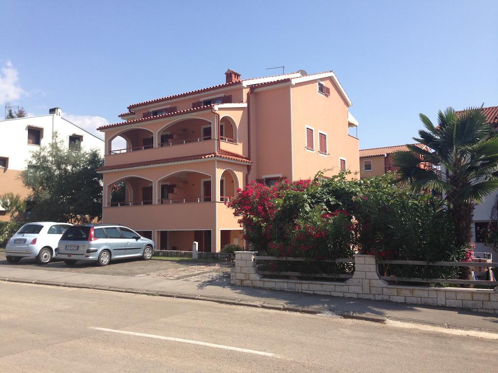 Apartments Zdjelar Porec Luaran gambar